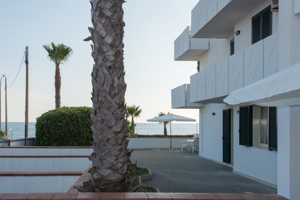 Blu Side Hotel & Residence Torre San Giovanni Ugento Eksteriør billede
